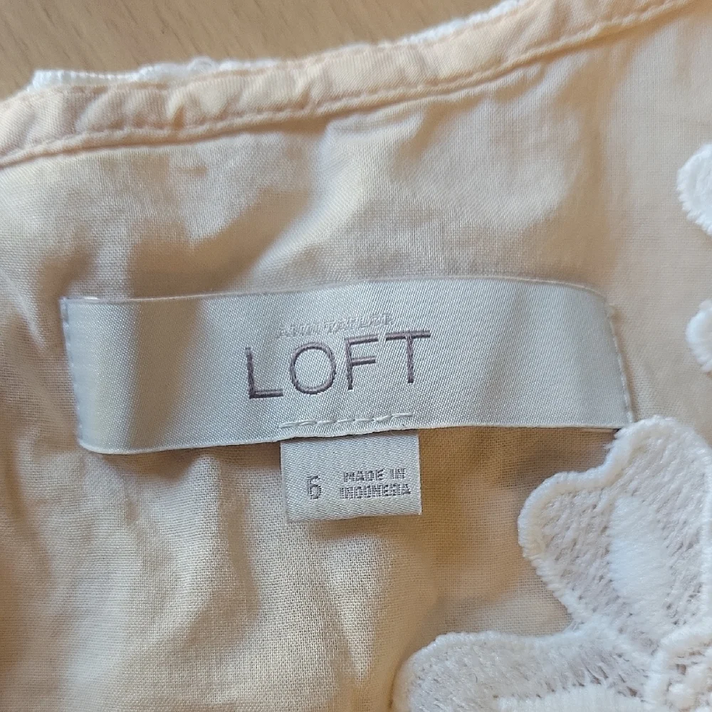 LOFT Cream Floral Lace Mini Dress - Picture 2 of 4